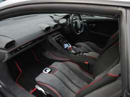 インテリアカラー：Nero　Ade/Grigio　Octans　ステッチカラー：Rosso　Alala