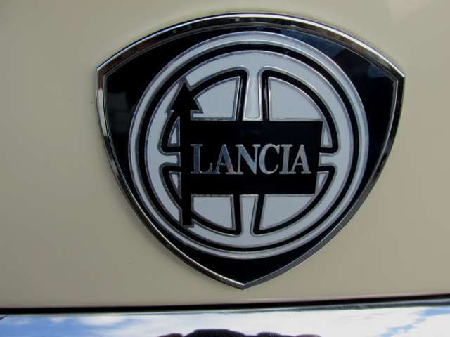 ランチアイプシロン 2 2008年式　取説セット LANCIA(純正) イプシロン取扱説明書 のパーツレビュー