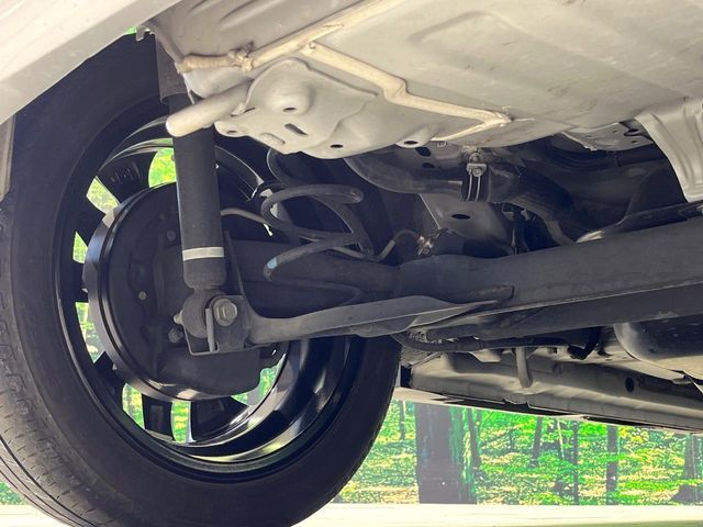 お車を安心してお乗りいただく為には、足回りの定期点検が欠かせません。サービスサポート（有償保証）では無料点検もご提供しており、安心のカーライフをお過ごしいただけるサポート体制が整っています。