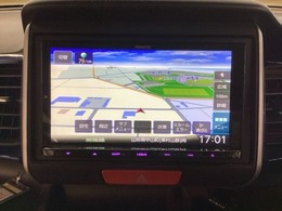 ワイド画面のナビゲーションはフルセグTV対応のメモリーナビ(社外品)を搭載しています。Bluetoothオーディオ機能がありますので、スマートフォンなどの音楽も再生できます。