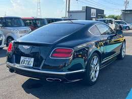 外装は専任のスタッフが真心込めて、念入りに洗車を行い、丁寧にワックス磨きをしておりますので、ピカピカに仕上がっております☆お好みでコーティングなども別途承ります。