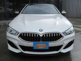 視認性の高いBMWレーザーLEDヘッドライト搭載♪