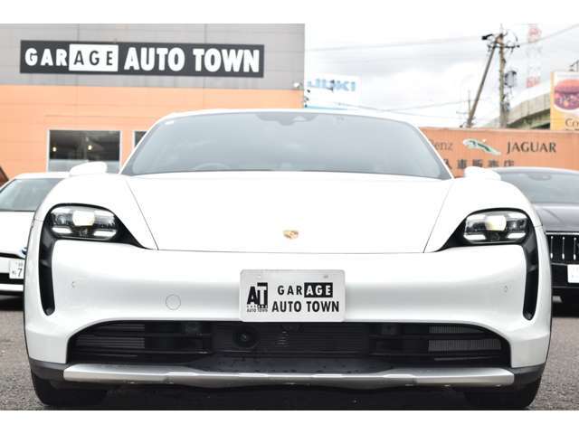 低プライス、高品質のお車を随時25台以上展示しております★注文販売も行っておりますのでお気軽にスタッフ迄お申し付け下さい♪