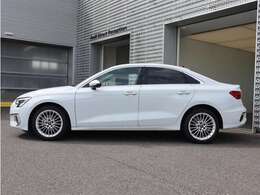 納車前にはアウディ認定中古車で定められた100項目の納車前点検を実施致します