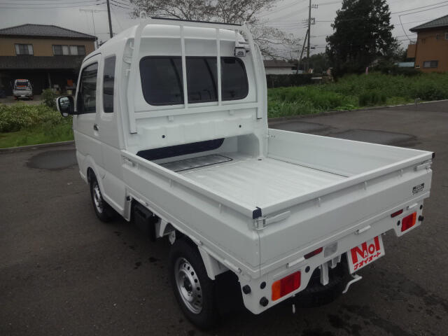 「当社のこだわり」全車保証付き（ゴールド・プラチナプラン）当社の工場は国の認定をもらった指定工場です。メンテナンスは安心の整備をお約束致します。当社の最長保証は2年間（プラチナプラン）です！