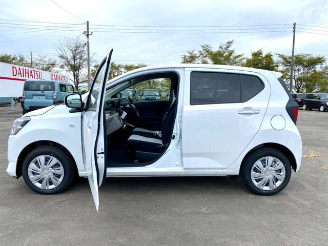 カーナビ・ETC・エンジンスターター・ドライブレコーダーなど、ご希望にお応えできるよう、オプション多数取り揃えております。おクルマのことなら何でもお任せください！