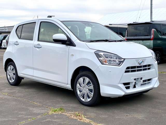 スズキ・ダイハツのサブディーラーとして全国販売優秀の実績！オールメーカーの軽未使用車・中古車はもちろんのこと、コンパクトカー・エコカーなどの普通車も豊富に在庫を取り揃えています！