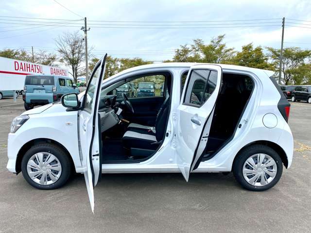 カーナビ・ETC・エンジンスターター・ドライブレコーダーなど、ご希望にお応えできるよう、オプション多数取り揃えております。おクルマのことなら何でもお任せください！