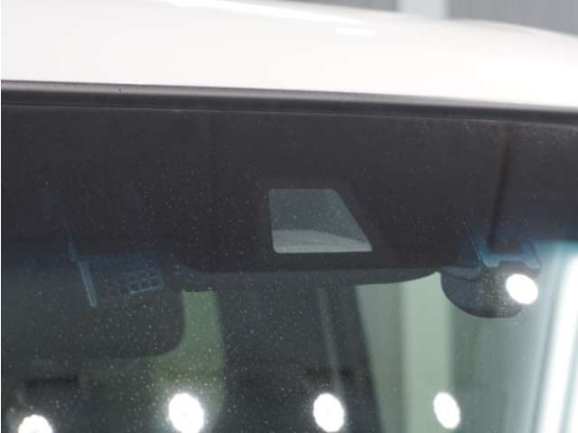 運転する人も、そうでない人も、家族みんなが安心して、自由にお出かけできる生活をサポートする先進機能。