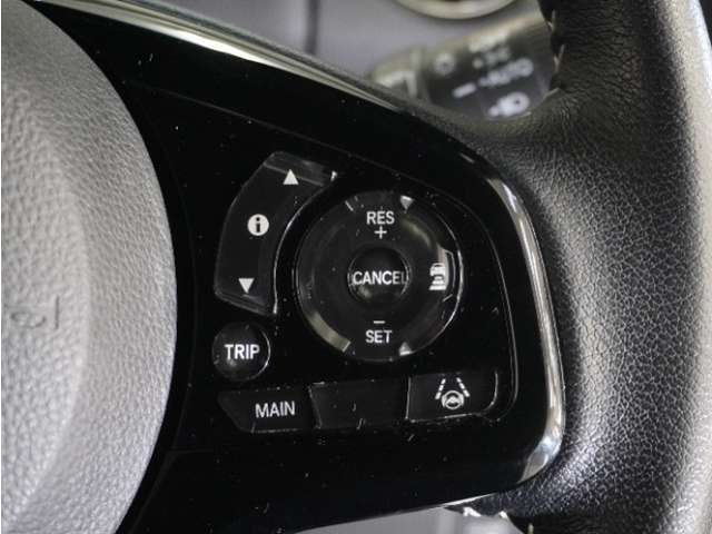 【ホンダセンシング】衝突を予測してブレーキをかけたり、前のクルマにちょうどいい距離でついていったりできる多彩な安心・快適機能を搭載した先進の安全運転支援システム。