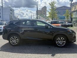 国産・輸入車・新車販売から整備・保険までトータルでサポートいたします。購入後も安心してカーライフをお楽しみいただける体制を整えております。