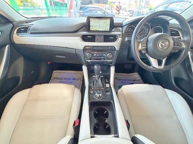 運転席廻りの画像です！操作スイッチ類も比較的に綺麗な状態です♪他に詳細画像をご希望の方はこちら！【1st@e-g-a.co.jp】へご連絡ください！