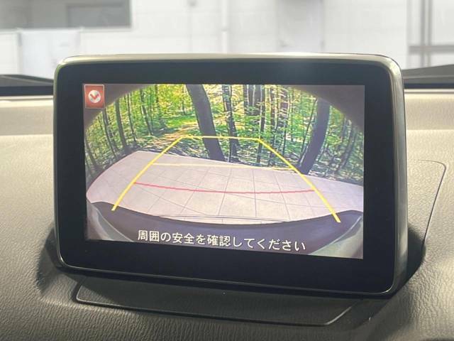 【バックカメラ】駐車時に後方がリアルタイム映像で確認できます。大型商業施設や立体駐車場での駐車時や、夜間のバック時に大活躍！運転スキルに関わらず、今や必須となった装備のひとつです！