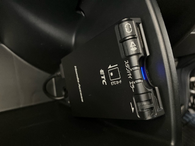 【ETC】便利なETC車載器も装備！高速道路の料金所もスムーズに通過できます。今や必須の装備ですね！お客様用にセットアップをしてのお渡しとなります！
