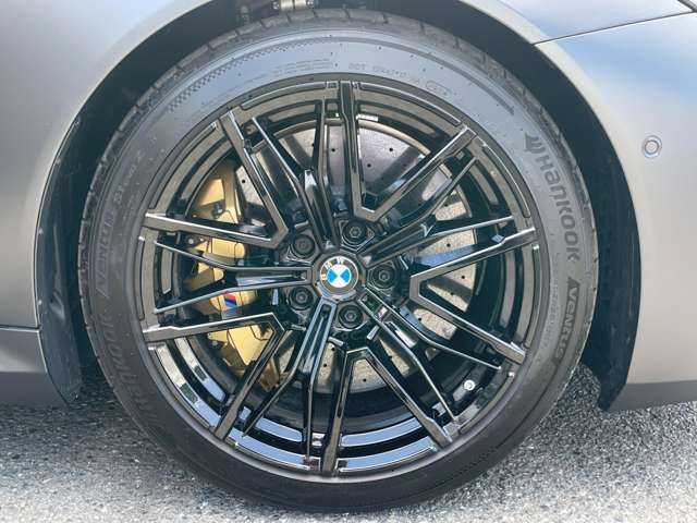 サービスにはドイツ本国と同様に教育と訓練を受け、BMWを知り尽くした「マイスターメカニック」が数多く在籍しております。納車前点検整備で、お客様に安心と安全をお届けいたします。