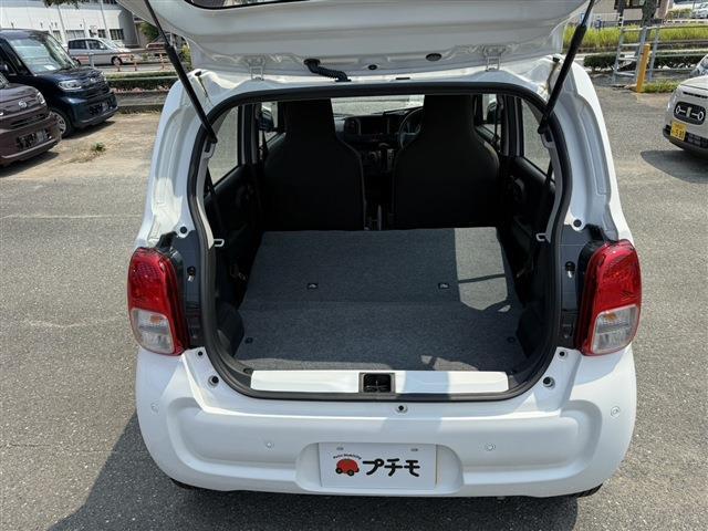 私たちは販売だけのお店では ありません。ご購入後のメンテナンスや車検、もしもの事故の際の対応など、お客様を末永くサポートさせていただくために『近隣のお客様限定』でお車をご案内させていただいております。