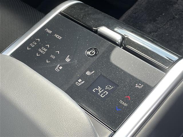 気になる車はすぐにお問い合わせください！画面右側の0066から始まる無料ダイヤルからお問い合わせ下さい！専門スタッフがお車のご質問にお答えいたします！