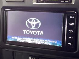 【純正ナビ】人気の純正ナビを装備。オーディオ機能も充実しており、Bluetooth接続すればお持ちのスマホやMP3プレイヤーの音楽を再生可能！毎日の運転がさらに楽しくなります！！