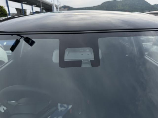 人と車を感知し、衝突の回避や衝突時被害軽減をサポートするデュアルセンサーブレーキサポート搭載♪