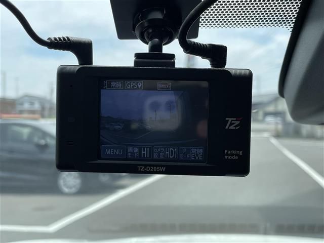 お車の内外装クリーニングにも自信があります。細部にいたるまでチェックして仕上げを行っていきます。※有償