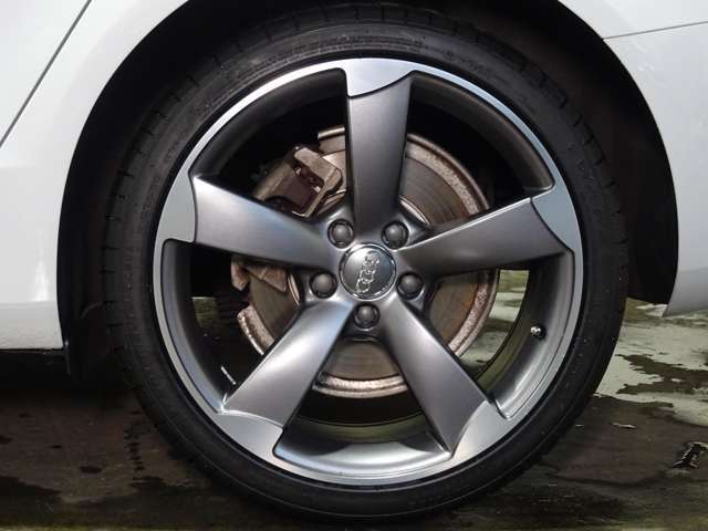 納車時には弊社工場にてボディメンテナンス後お納車しております♪