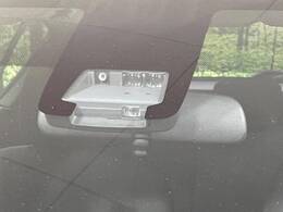 【トヨタセーフティセンス】走行中に前方の車両等を認識し、衝突しそうな時は警報とブレーキで衝突回避と被害軽減をアシスト。より安全にドライブをお楽しみいただけます。