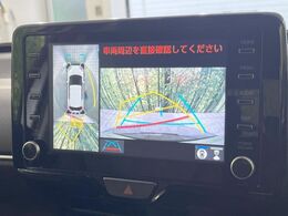 【パノラミックビューモニター】専用のカメラにより、上から見下ろしたような視点で360度クルマの周囲を確認することができます☆死角部分も確認しやすく、狭い場所での切り返しや駐車もスムーズに行えます。