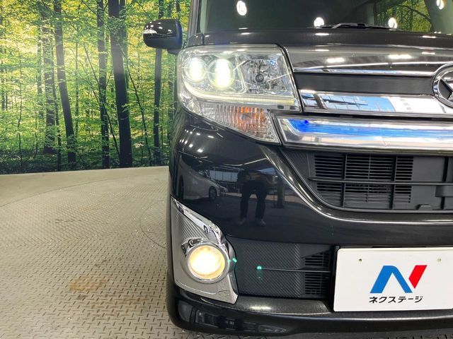 【LEDヘッドライト】悪天候や夜間走行時も良好な視界を確保し安心して運転できる高輝度LEDヘッドライトを装備！点灯速度が早く、消費電力も抑えられています。