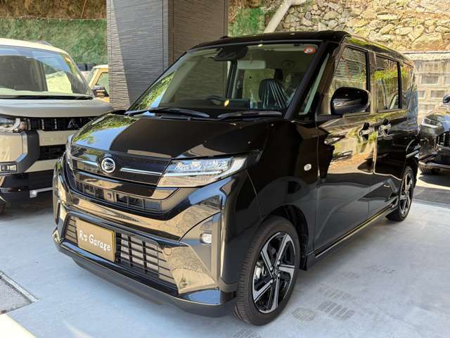 グレードは最上級グレードのRSとなります。ターボエンジン搭載モデルで街乗りから遠出までしっかりこなしてくれる一台となっております。