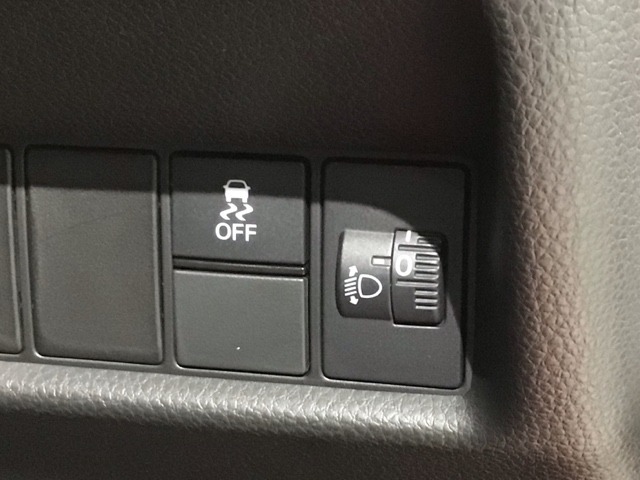 横滑り防止装置がついています。いざという時に安心ですね。