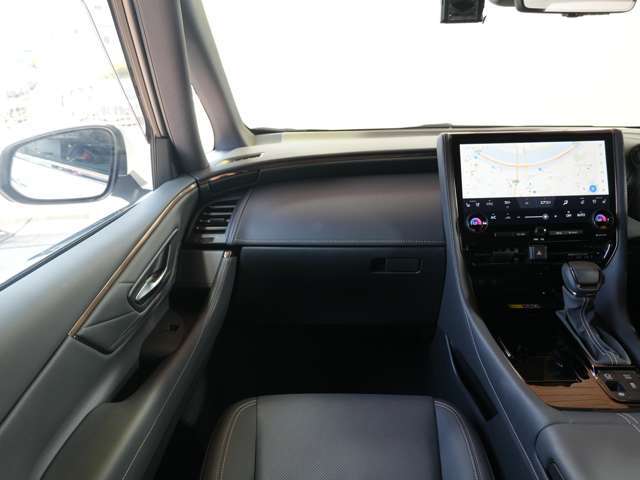 車検、板金なども、安価で安心、早いを常に目指しております。タイヤ・ナビなどのカー用品・マフラーなやローダウンサスペンションなどのカスタムパーツ・任意保険までトータルで安心のカーライフをお約束します。