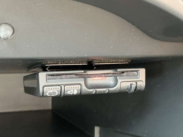 ETCで高速代の支払いもスムーズ！カードを持っていればご納車日当日からご利用いただけます。別途セットアップ料が必要です。