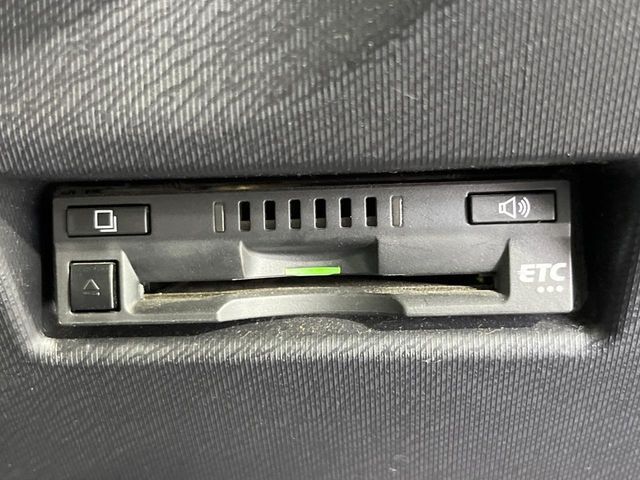 【ETC】高速道路の料金所をストレスなく通過！話題のスポットやサービスエリアに多い「スマートIC」利用時は必須のアイテムです。当店でセットアップを実施、ご納車当日からすぐにご利用いただけます！
