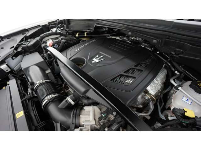Maserati神戸の車輌も共有しておりますので、お気軽にお問い合わせ下さい♪♪☆無料通話番号☆0078-6002-354690