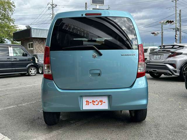 待ち時間もゆったりお過ごしできます。ネットテレビも完備しています。