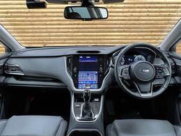 コックピット。車内もキレイで嫌な臭いもありません！ご納車後の臭いが付きにくくなる「空気触媒コーティング」もあります。