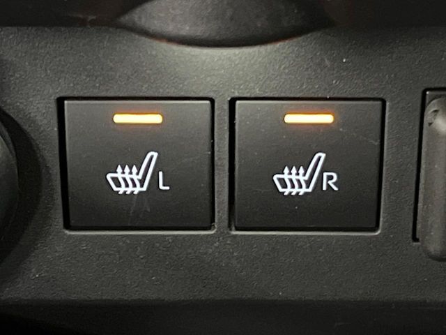 【シートヒーター】寒い日に重宝するシートヒーター！エアコンより早く温まってくれるので寒がりの人も安心ですね♪エアコンの温風は乾燥するから苦手、という方にもをおすすめです。