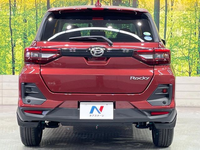 安心の最長10年・走行無制限保証（有償）をご用意。保証内容も充実はもちろん、無料点検＆オイル交換や、年中無休の全国・24時間ロードサービスも付帯されておりますのでご安心下さい。