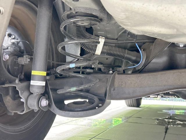 お車を安心してお乗りいただく為には、足回りの定期点検が欠かせません。サービスサポート（有償保証）では無料点検もご提供しており、安心のカーライフをお過ごしいただけるサポート体制が整っています。
