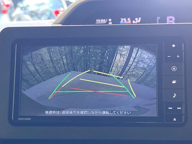 【バックカメラ】駐車時に後方がリアルタイム映像で確認できます。大型商業施設や立体駐車場での駐車時や、夜間のバック時に大活躍！運転スキルに関わらず、今や必須となった装備のひとつです！