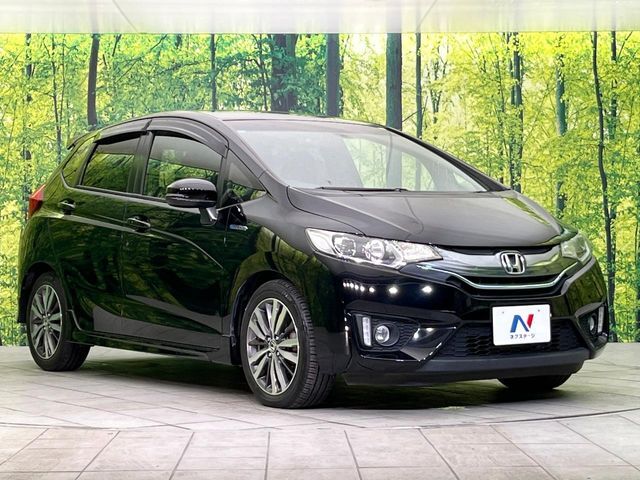 大好評のボディコーティング「弾スプラッシュコート」もご納車までに施工可能。通常のガラスコートと異なる、耐久年数6年の無機質ガラスコーティングが、ボディをキレイな状態に保ってくれます。