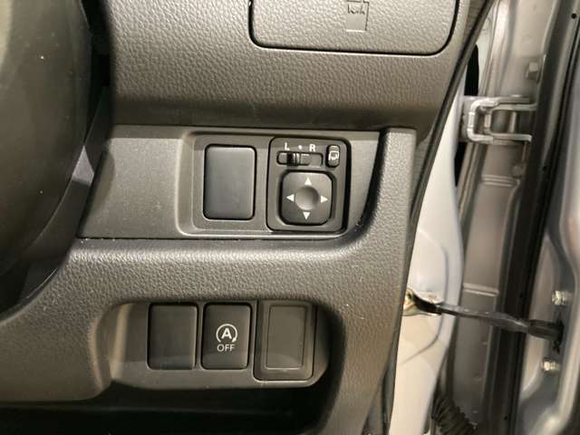 入庫時には丁寧に商品化仕上げを行っています。納車前には更にスタッフによってピカピカに仕上げた上でご納車致します。オプションでガラスボディーコーティングなどおすすめ品も格安で承ります。