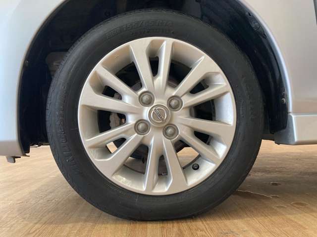 タイヤは新品へ交換しご納車致します。