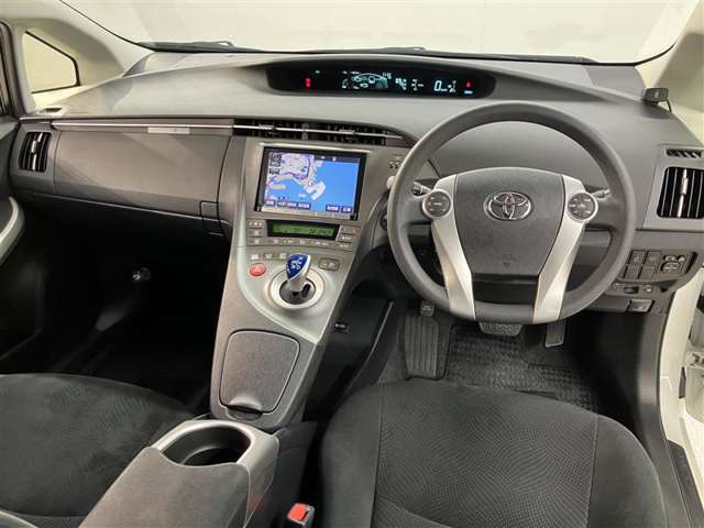 その他にも各種保険、お車の買取（T-UP）、JAF、TSカード、携帯電話などの取扱いをしております。詳しくはスタッフにお尋ねください。