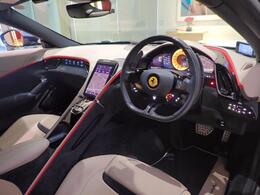 内装色：Tortora エレガントで落ち着いた色合いのレザーです