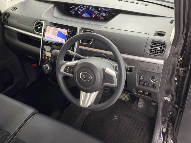 【インパネ全体】全方位で視界が広く、高い目線で運転もしやすいです！