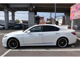 お車は見られなくても購入はできますが、現状でのお渡しをご理解できる方と致します。後付け部やパーツなど保証は一切ございません。気になる場合は動作確認してきますのでお電話でご質問下さい。動画も送れます。