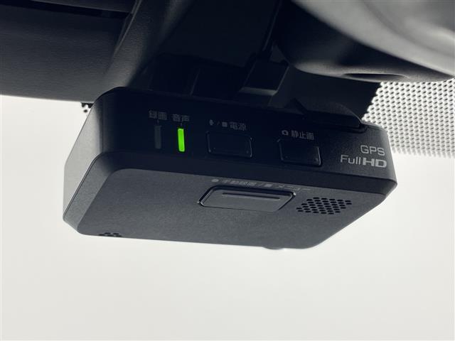 【ドライブレコーダー】映像・音声などの運転中の記録を残します。事故などを起こした起こされた時の証拠になりえますので、もしも時でも安心ですね。