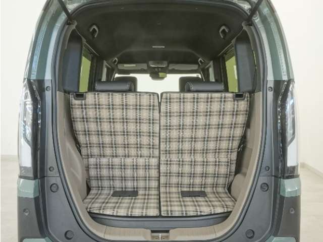 コンパクトなボディでもたっぷり詰めます。普段のお買い物や通勤から、レジャーまで多彩な使い勝手で日々快適に使用していただけるお車です。