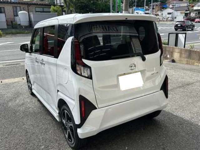 シャイニングホワイトパールの試乗車ご準備しております。